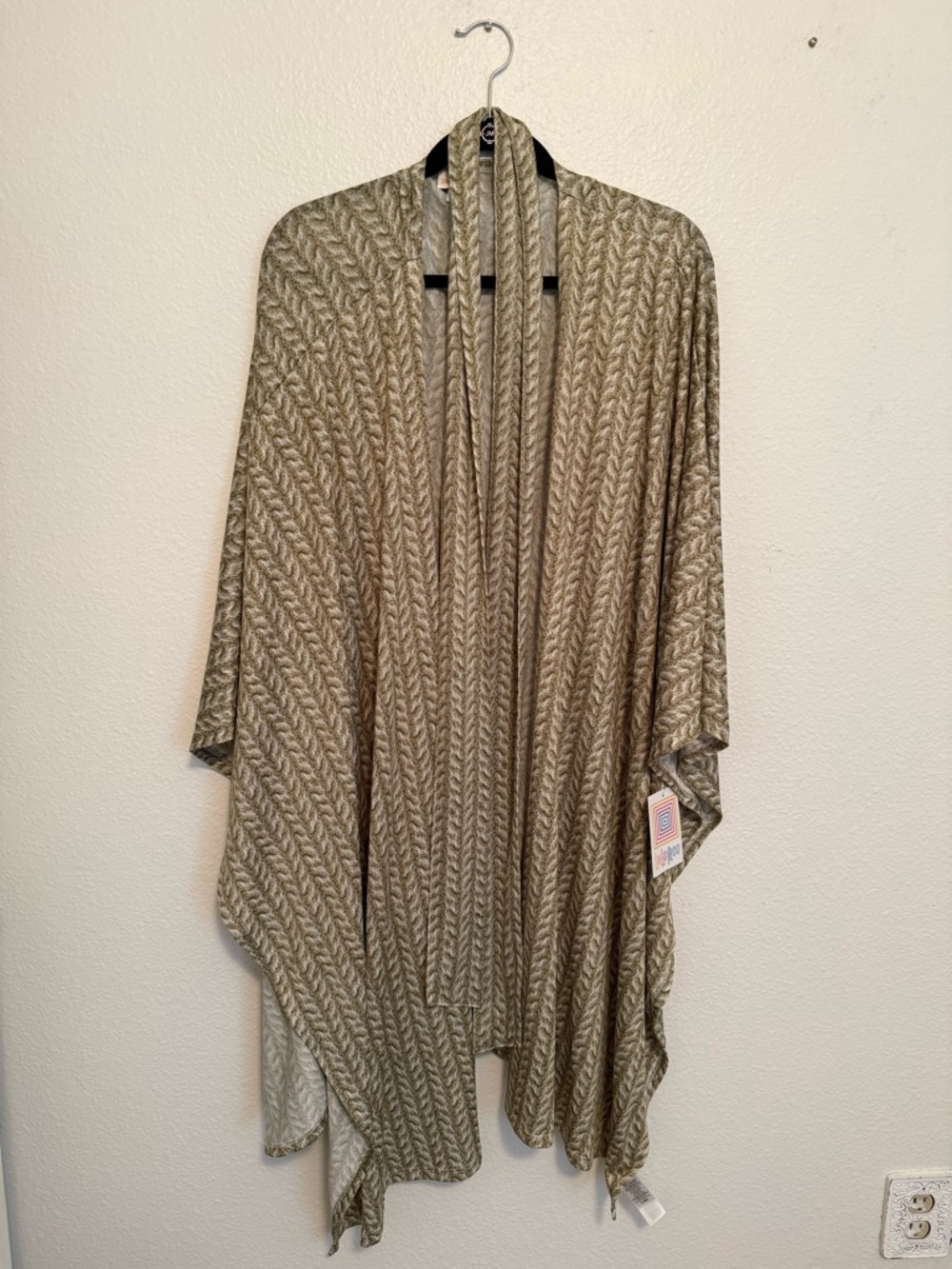 NWT Lularoe Savannah Kaftan Wrap Green/Beige Size L/XL